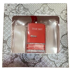 TAYLOR SWIFT Dancing Round Kitchen Refrigerator Holiday Ornament New In Box